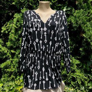 ALFANI Black & White Keys Blouse
